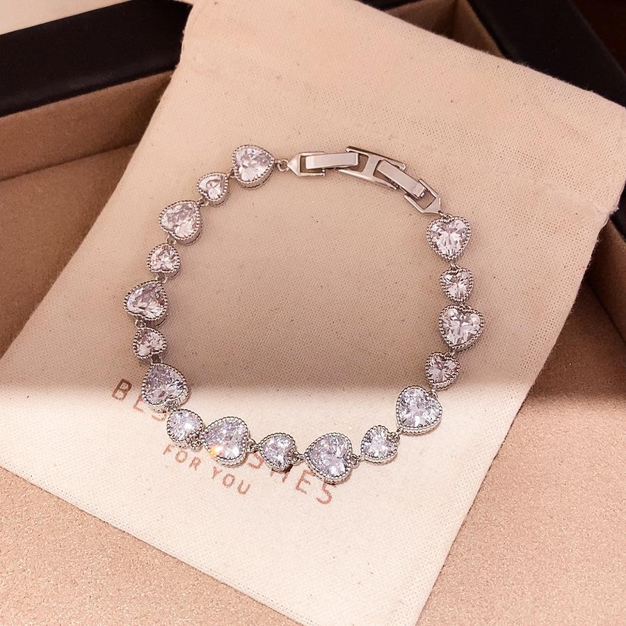 Heart Flower Diamond 18k Gold-Plated Zircon Bracelet: Elegant, Versatile Hand Jewelry for Women