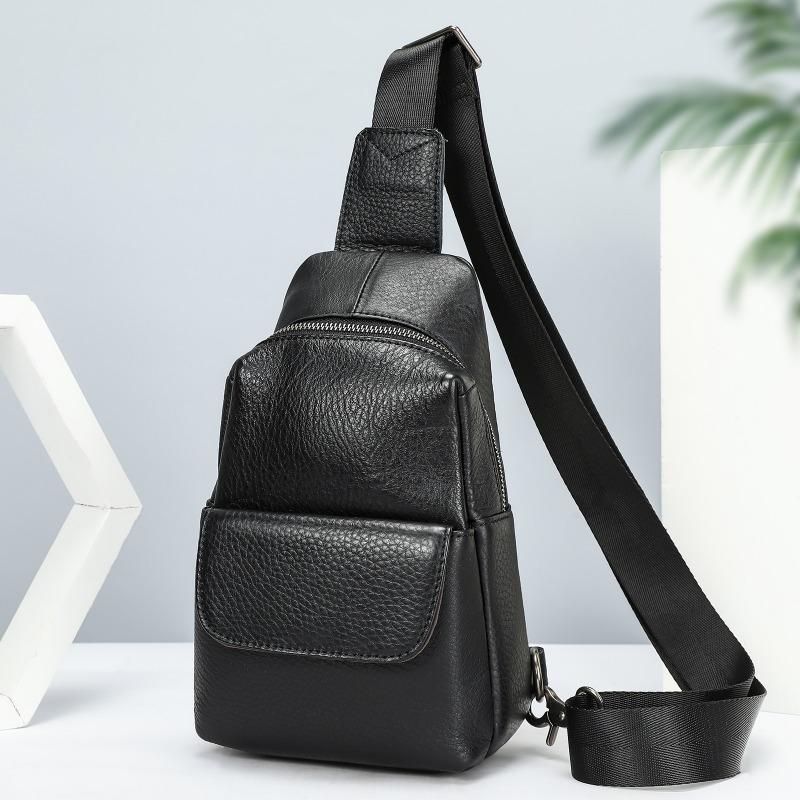 A Multi-functional Outdoor Crossbody Bag with Adjustable Shoulder Straps, A High-end Crossbody Bag