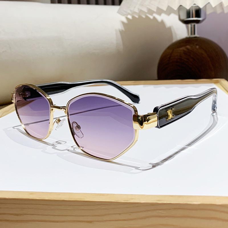 Retro Polygon Sunglasses Women Uv400 Metal Frame Travel Sun Protection For Fashionistas