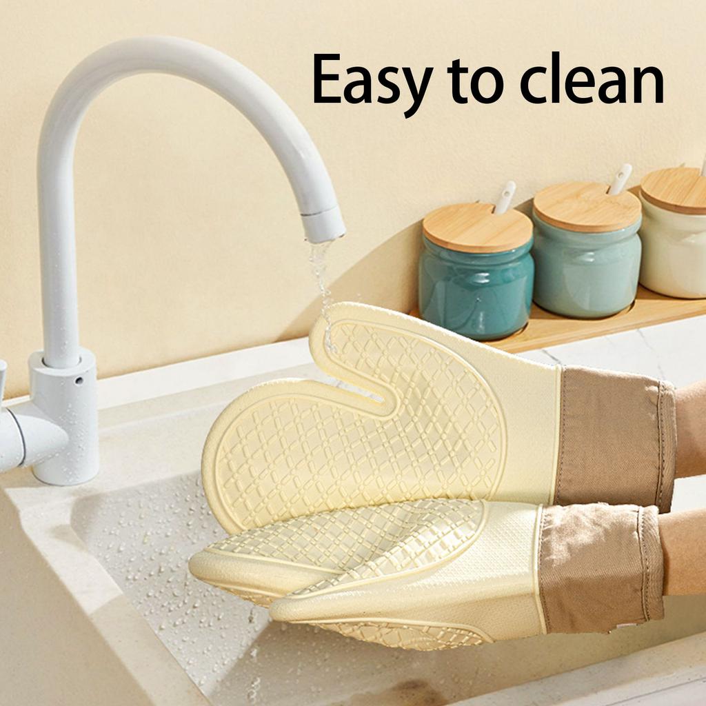 1 Pair of Heat Resistant Oven Mitts Silicone Materials Nonslip Kitchen Mitts for Secure Grips in High Temperatures