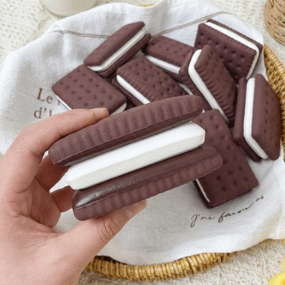 Novelty Cookie Pinching Squishy Toy Soft Texture Sandwich Cookie Squishy Toy  Desk Decor