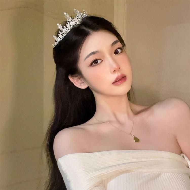 Unique Princesses Crown Alloy and Rhinestones Comfortable Headwear Great for Adults and Kids Who Love Fashion Headpiece