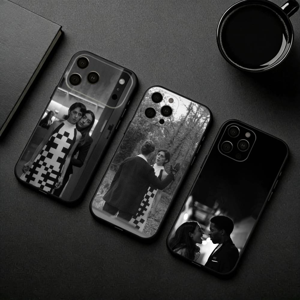 Deux personnes echangeant de la salive Phone Case For iPhone 17pro,16,15,14,13,12,11 Plus,Pro Max,XS,Soft Silicone Black Cover