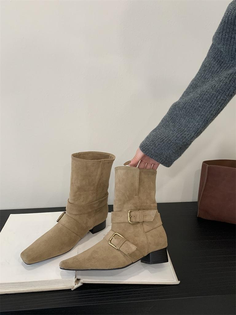 2025 Korean Version of the New Niche Design Retro French Short Boots Small Square Head Western Boots Suede Medium Boots Women's Boots