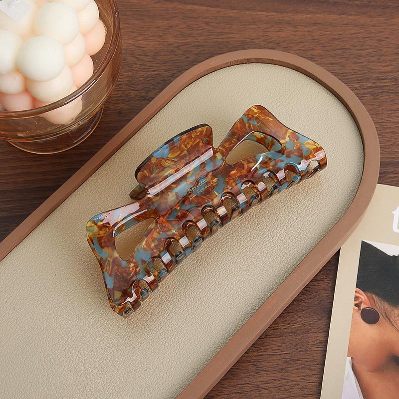 French Sweet Fashion Oversized Butterfly Hollow Acetate Grab Shark hair Clip Is Suitable For Girls Hair Accessories