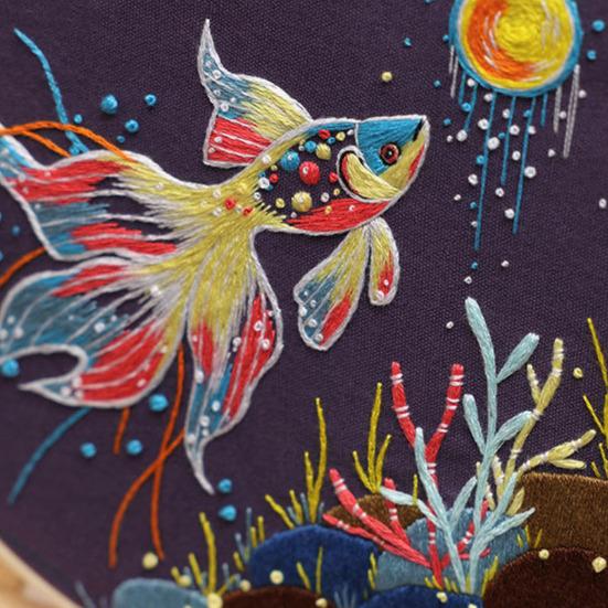 Star Goldfish Embroidery Kit Embroidery Starter Kit with Hoop Fabric Threads Adult Needlework Kit for Beginners Home Decor