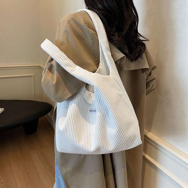 Bag women's autumn and winter new fashion niche design shoulder underarm bag high-end bucket bag