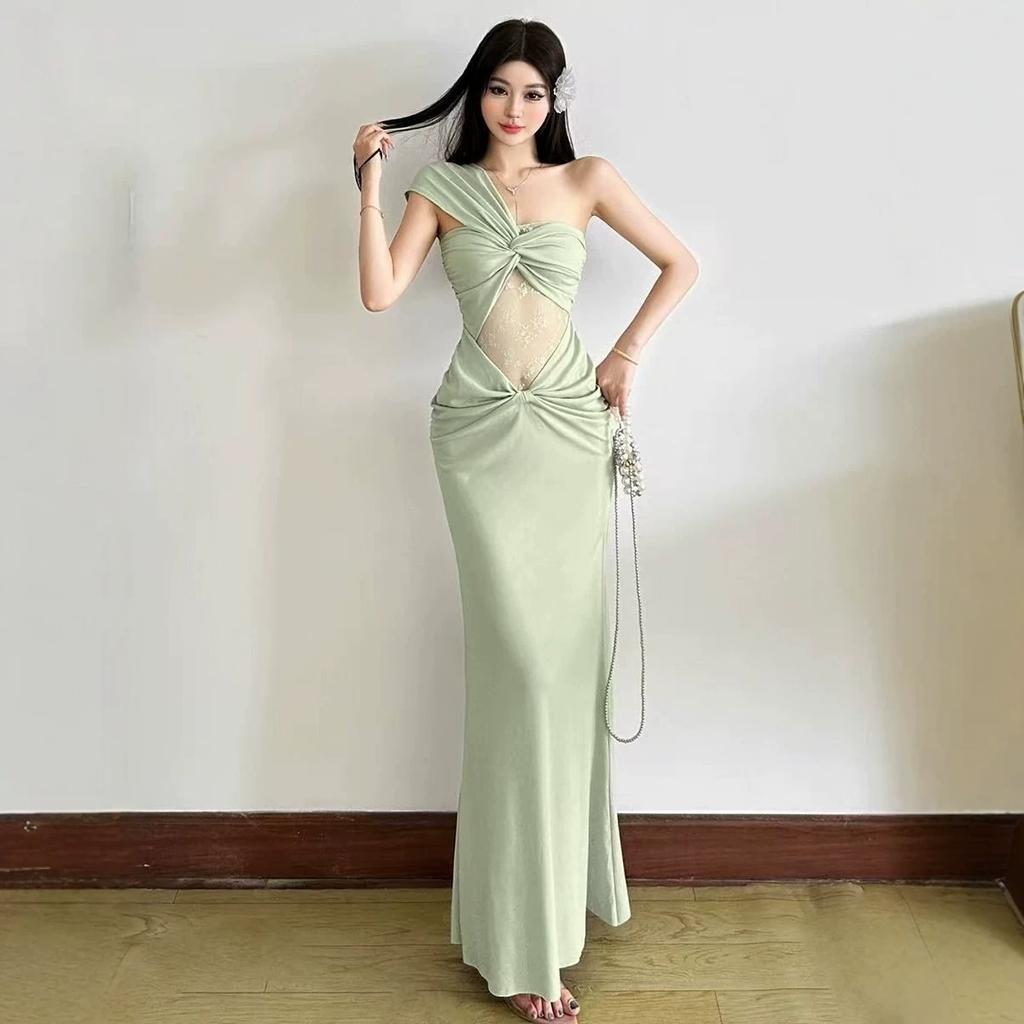 French Sexy Vacation Design Sense Summer Fashion Temperament New Hollow Lace Splicing Pleated Slanted Shoulder Dress
