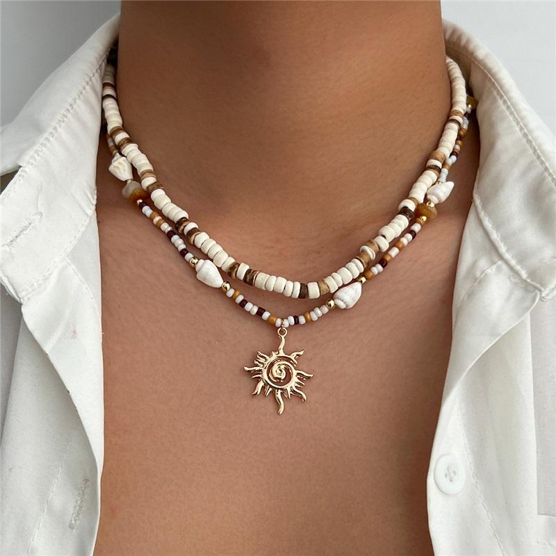 European And American Men's Necklace Beach Vacation Style Coconut Shell Beaded Light Luxury High-end Sun Pendant Clavicle Chain Jewelry