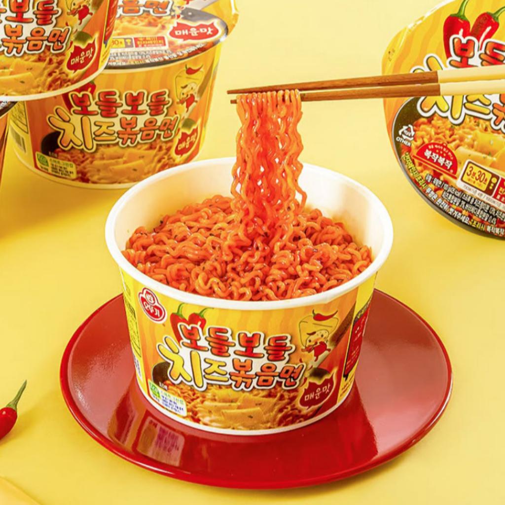 Ottogi Stir-Fri Ost Kopp Ramen Sterk
