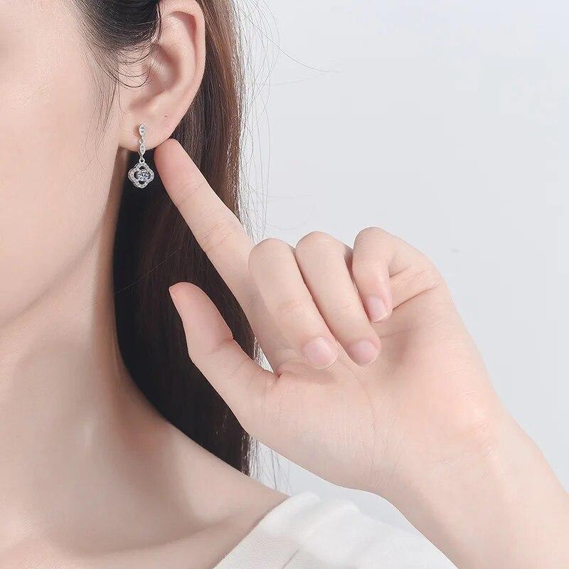 Cercei cu picătură certificat Moissanite D Color pentru femei 100% argint 925 pandantiv trifoi cu patru foi Bijuterii cu diamante strălucitoare