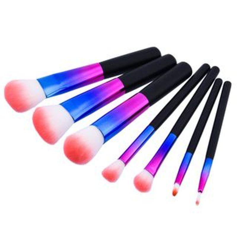 Pinselstrich der Schönheit - Make-up Pinsel