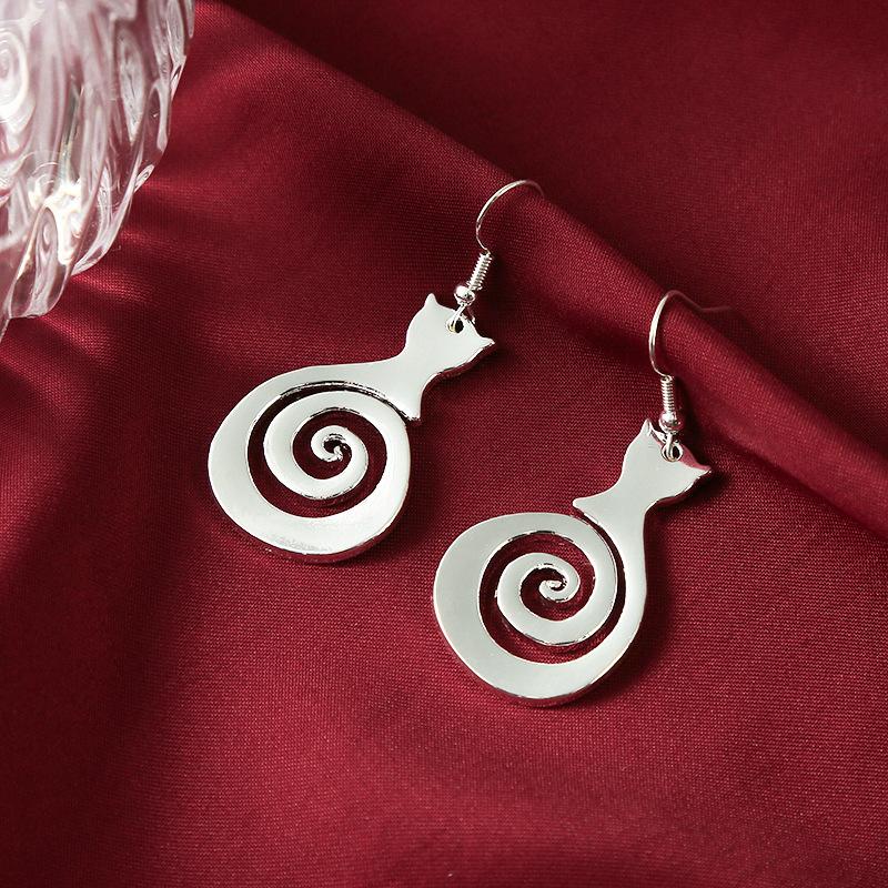 

S925 popular jewelry retro simple jewelry geometric vortex earrings срібний
