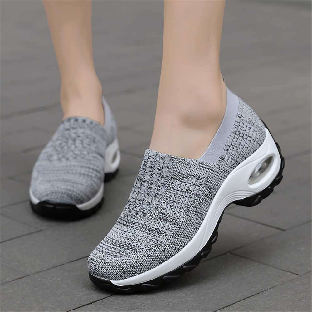 Fashion Wedged Wedge Heel Women's Original Brands Sneakers Vulcanize Red Sport Shoes Boot Traning Particular Designers Tennes Tenks