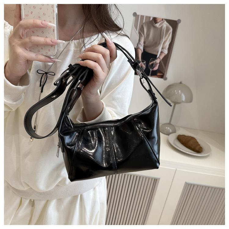 Soft Faux Leather Shoulder Bag for Women Small Capacity Crossbody Purse Trendy Dumpling Handbag