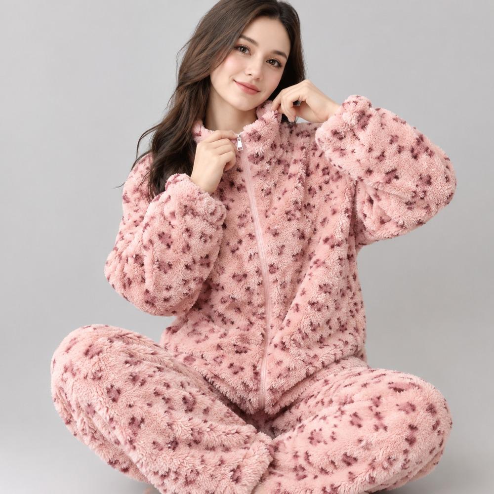 **Kadın Flanel Pijama Takımı Yuvarlak Yaka Jakarlı Uzun Peluş Kalın Sıcak Ev Giyimi**
