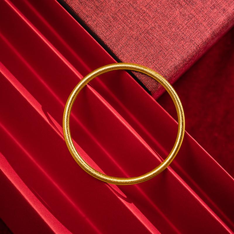 Chinesischer Retro Gold Minimalistischer Armreif: Ethnischer Stil Drei Leben Segen Offener Armreif für Frauen