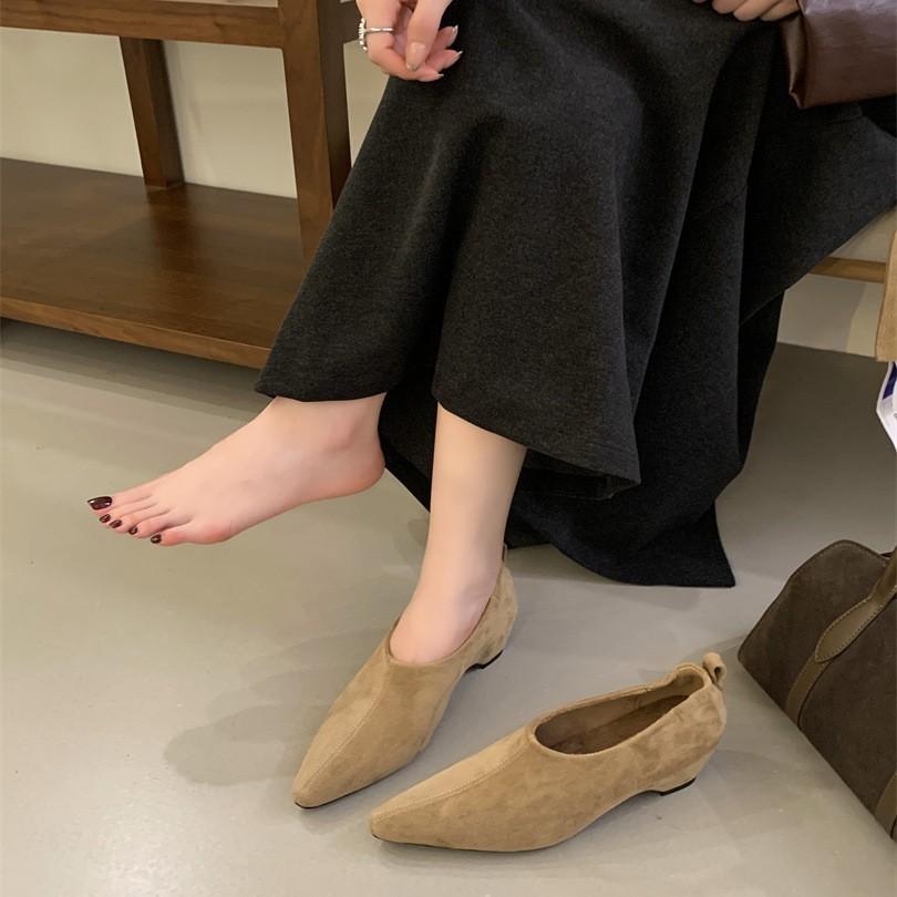French retro temperament single shoes women's flat 2025 new fashion versatile simple autumn and winter suede one-pedal leisure