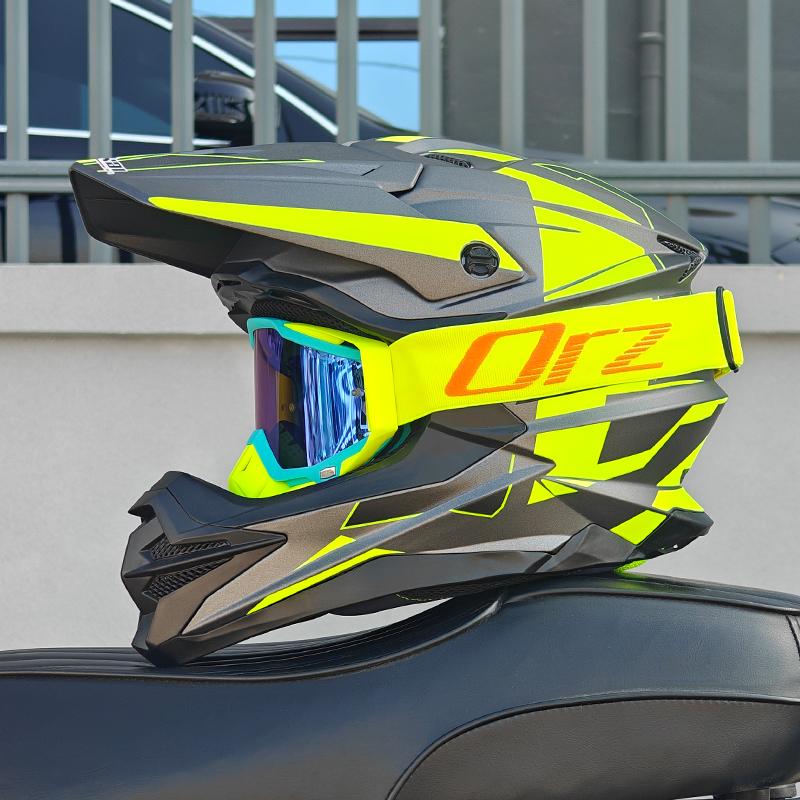 DOT Approved Adult Motorcycle Helmet Off-Road Dirt Bike Racing Full Face Helmet with Goggles