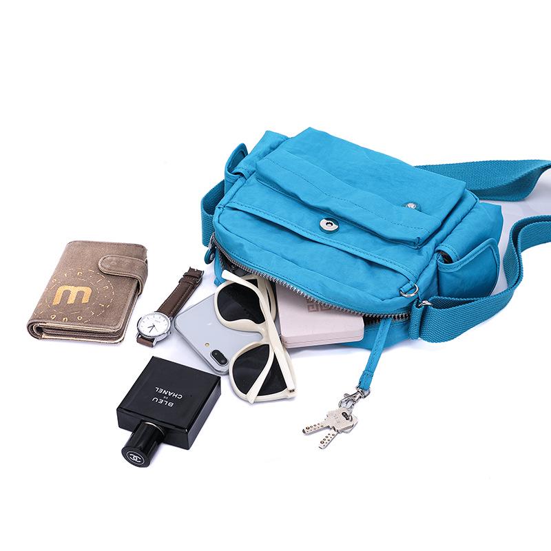 Lightweight Water-Resistant Korean Fashion Women's Crossbody Bag for Commuting and Outings
