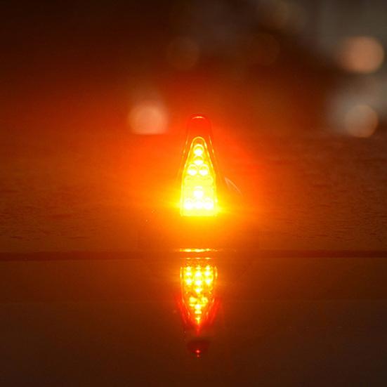 Güneş Enerjili Köpekbalığı Yüzgeçleri Anten Işığı Uzaktan Kumandalı Süper Parlak Yapışkanlı Evrensel SUV Van Otomatik 13 LED Uyarı Tavan Lambası