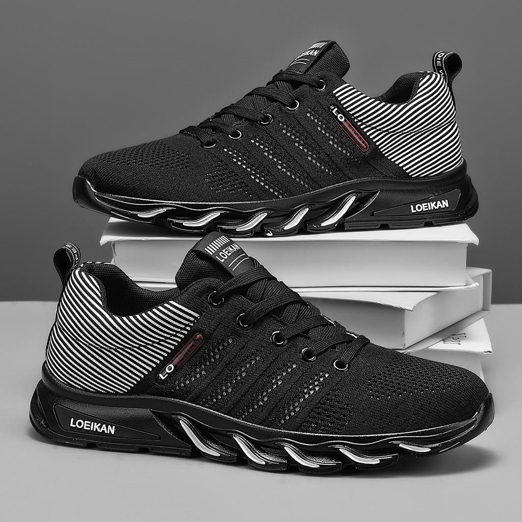 Men's Breathable Running Shoes Lightweight and Fashionable Sports Shoes Spring Summer Outdoor Black Mesh Breathable Casual Shoes