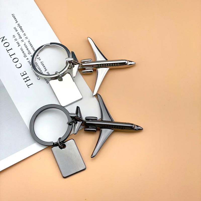 

3D Металевий Брелок Винищувач – Індивідуальний Авіаційний Подарунок та Підвіска Літак