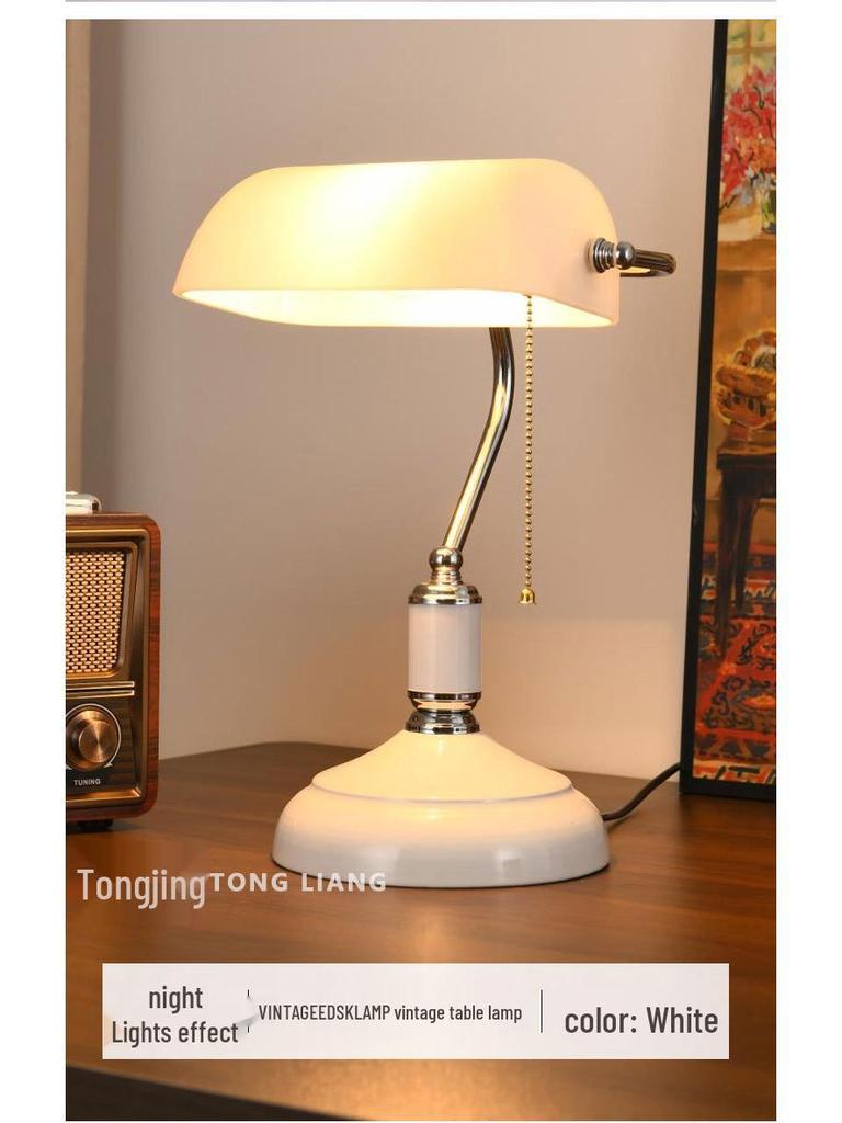 Vintage Green Banker Desk Lamp: Eye-Caring Bedside Light Inspired by Old Shanghai