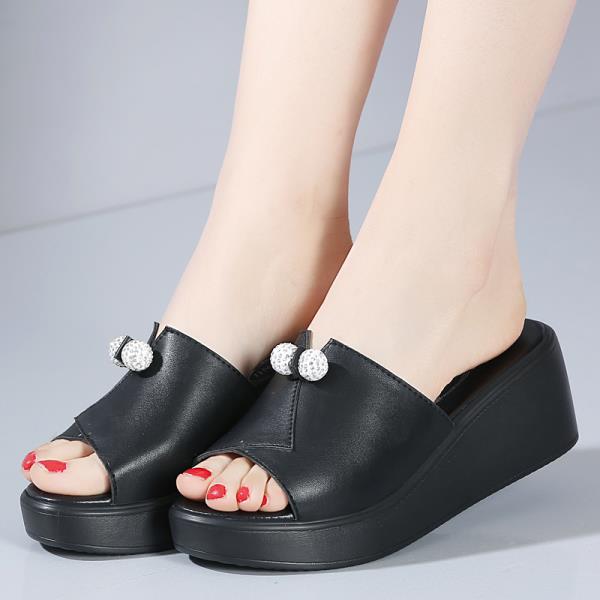 Modne buty Kapcie z prawdziwej skóry Kobiety Lato Pantofle na koturnie Muły Klapki Moda Platforma 2025 Wysoki Luksus Damskie Sho