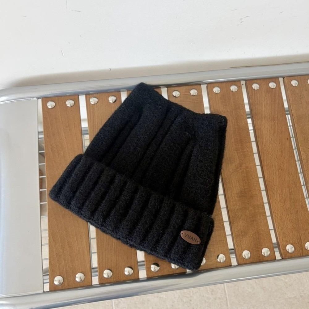 Solid Color Stretchy Beanie Hat Polyester Winter Warm Hat Classic Ribbed Knitted Beanie For Women