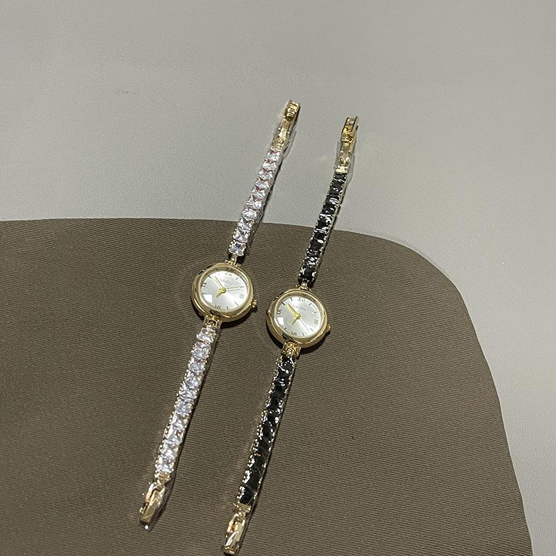 Light Luxury Rhinestone Temperament Bracelet Watch Niche High-End Sense Simple Fashion Medieval Women'S Chain Women'S Watch