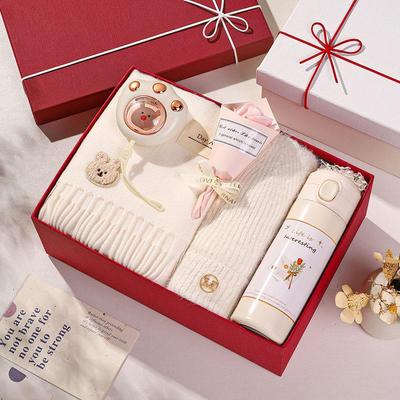 Boîte Cadeau Écharpe d'Hiver pour la Saint-Valentin pour Elle: Petite amie ou Meilleure amie