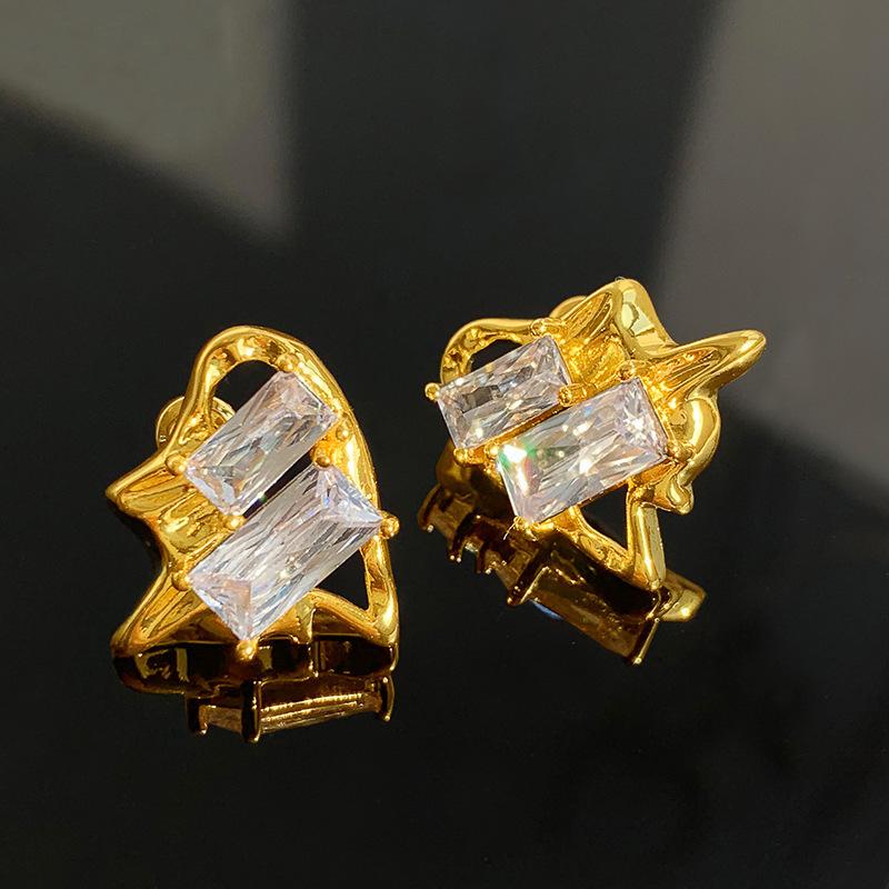 

Love Lava Earrings Metallic Sense of Design Irregular Love Cold Wind Earrings Women Small Studs Long-Lasting Color Office Versatile Daily Wear