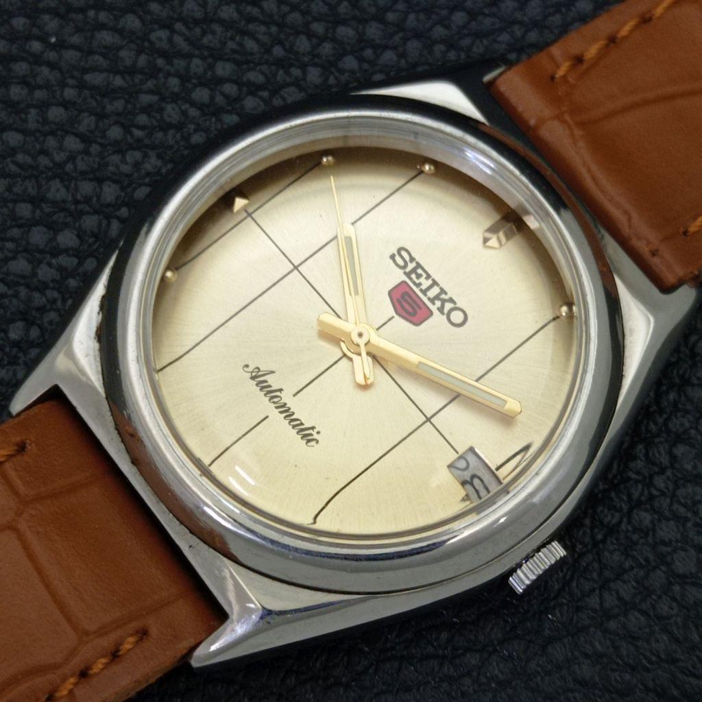 JAPAN VINTAGE SEIKO 5 AUTOMATIC 7025A MENS GOLDEN COLOR DIAL WATCH a701603-5 R206c-a701603