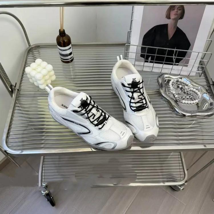 Summer new comfortable and breathable fashion versatile light casual women's shoes soft leather soft sole fashion casual shoes women