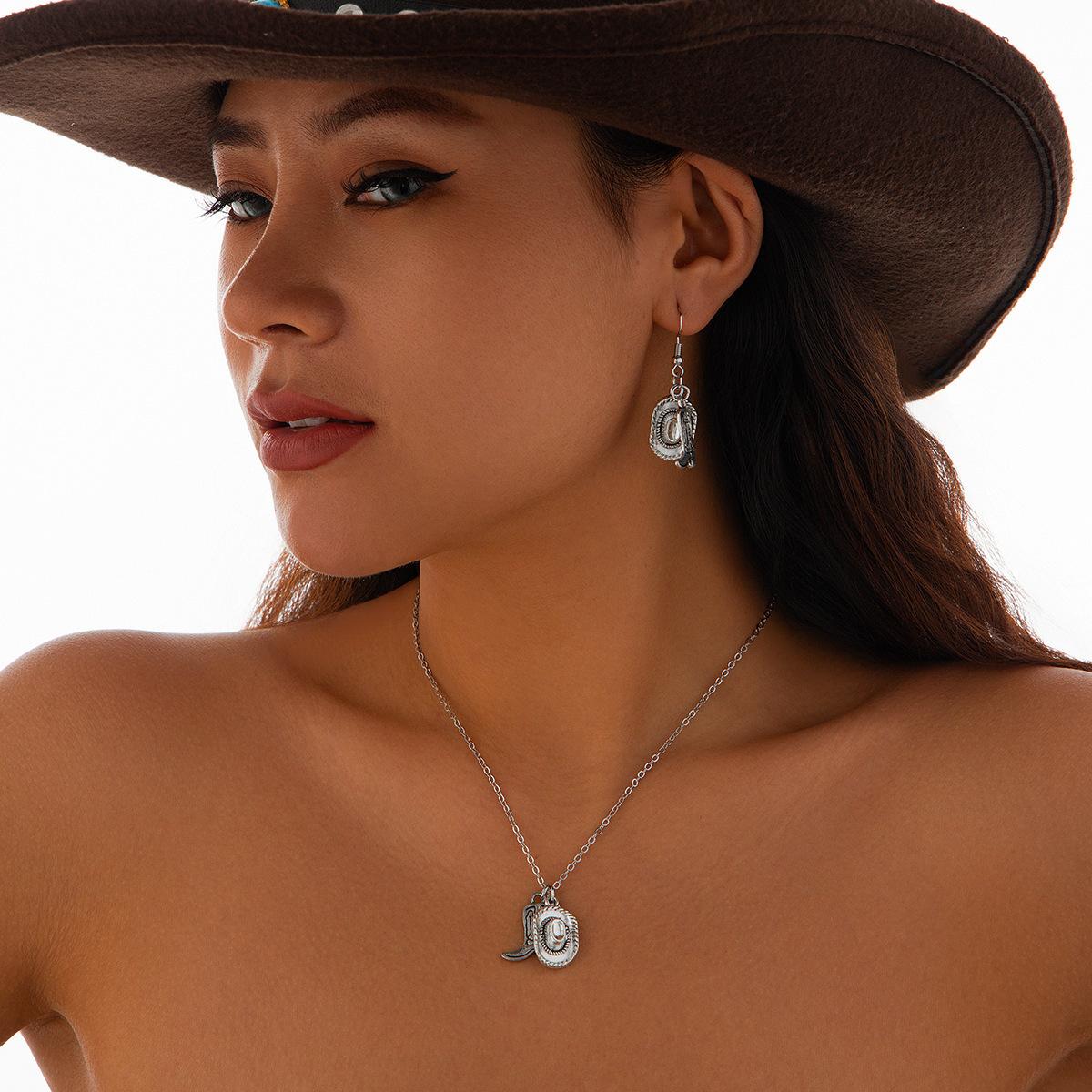 Vintage Western Cowboy Style Hat Pattern Boots Necklace, Ethnic Style Metal Chain Necklace Women