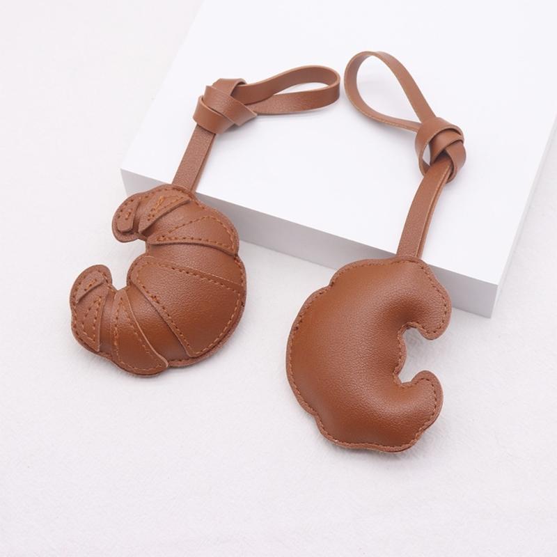 Handgenähtes Patchwork Croissant Schlüsselanhänger Vintage Stil Leder Dekoration Schlüsselanhänger Ornament Für den täglichen Gebrauch