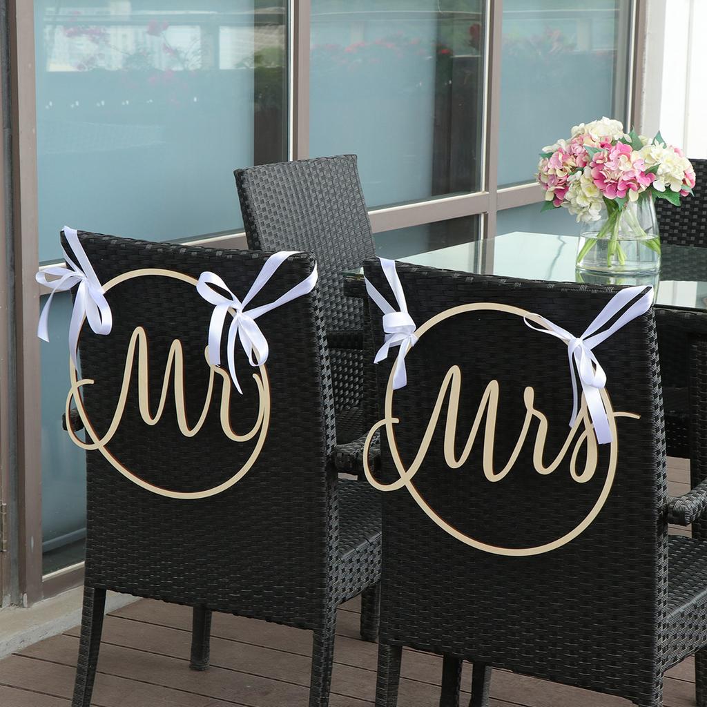 2Pcs Wood Mr Mrs Wedding Chair Flags Round Hollow Design Retro Romantic Decor for Bride Groom Seats Photo Prop Backyard Party