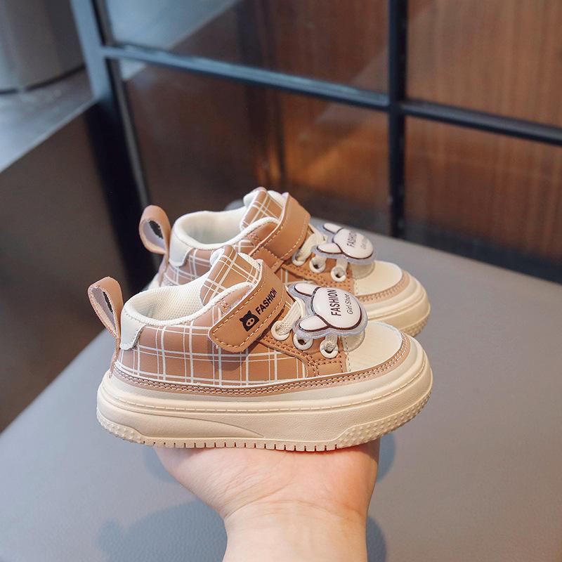 Children's Sports Shoes Korean Version of Spring and Autumn New Children's Foreign Style Board Shoes Soft Sole Children's Internet Celebrity Casual S