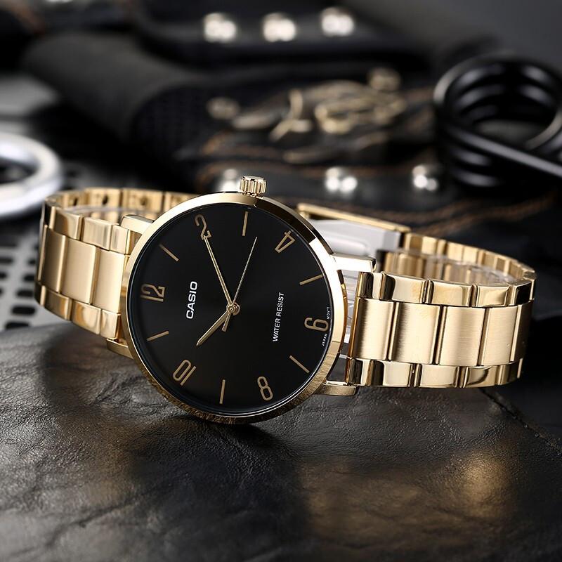 Casio CASIOSTANDARD Series Classic Simple Exquisite Fashion Black Waterproof Tri-fold Buckle Quartz Movement Stainless Steel Strap MTP-VT01G-1B2