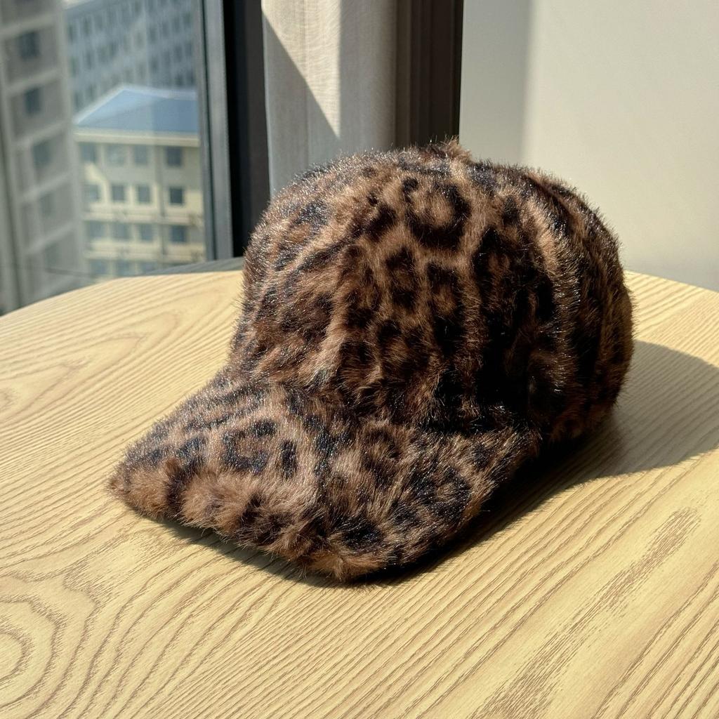 Hut im koreanischen Stil mit Leopardenmuster für Damen für Herbst und Winter Warm und vielseitig Modische Baseballkappe Trendiger kleiner Plüschhut