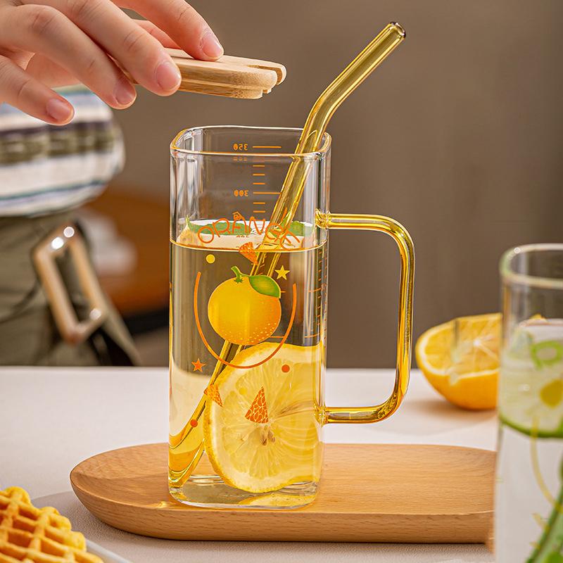 350ml Glas-Trinkbecher mit Skala Klarer Tumbler mit Deckel und Strohhalm Eiskaffee Henkeltasse Trinkbecher für Saft Milch Tee