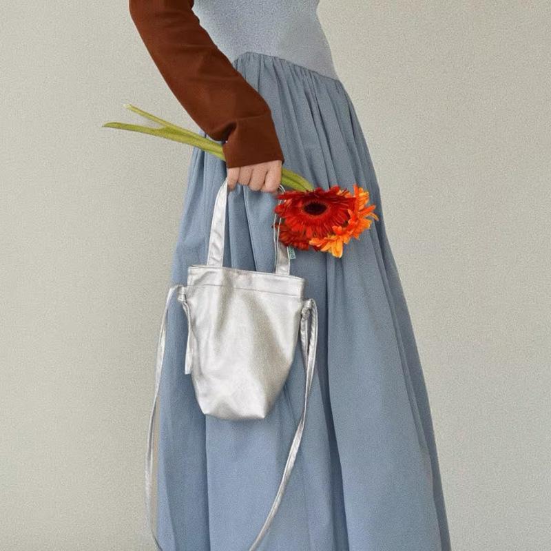 Large-capacity Portable Commuter Bag, Trendy Tote Bag, Single-shoulder Bucket Bag