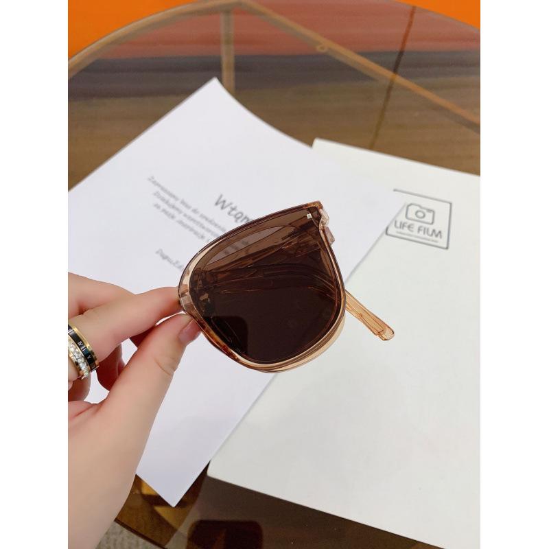 Second Gen Fashionable Foldable UV Protection Sunglasses for Versatile Sun Protection and Driving