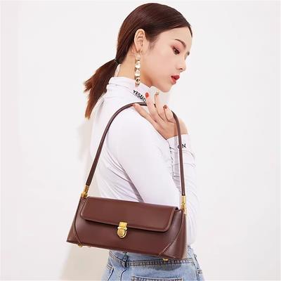 Textured Fashion Retro Baguette Underarm Bag Versatile Shoulder Messenger Bag Trendy