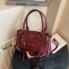 Autumn and winter new women's messenger bag niche casual personalized pillow bag fashionable texture simple shoulder bag