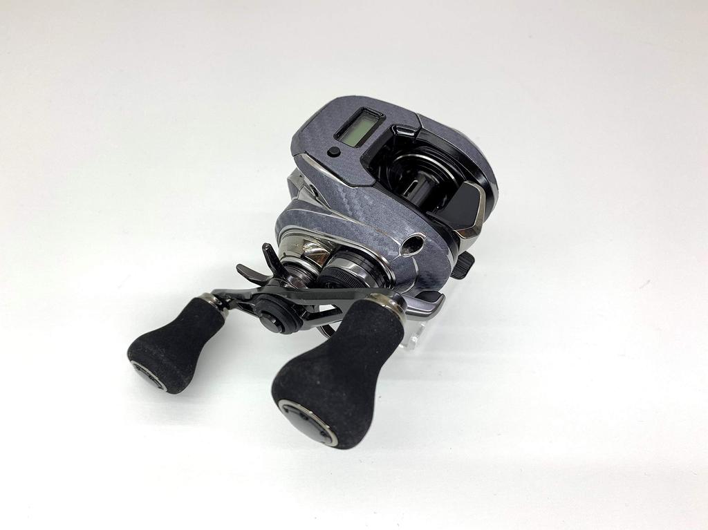CUSTOM Custom Decal for YOROI 18 Engetsu Premium Baitcasting Scratch Protection SEAT.JP Reel, (Silver, Right-Handed)