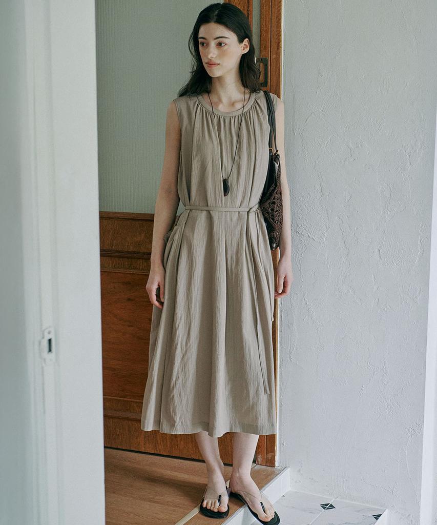 MALOUPE 7107 Crinkle Sleeveless Long Dress (Beige)