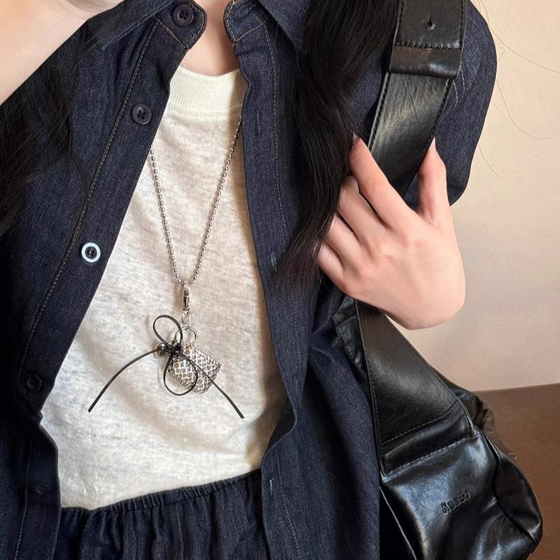 Woven Leather Bow Love Bag Necklace Fashion Personality Collarbone Chain Niche Jewelry Women's High Sense