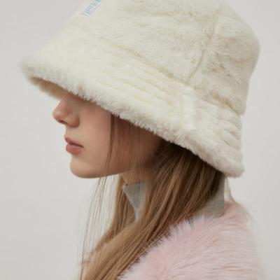 Sombrero Bucket de Piel Blanca Congelada HT8166
